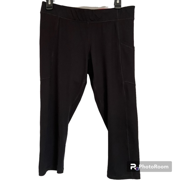 Champion cropped black leggings Women L EUC great for softball! - Picture 1 of 6